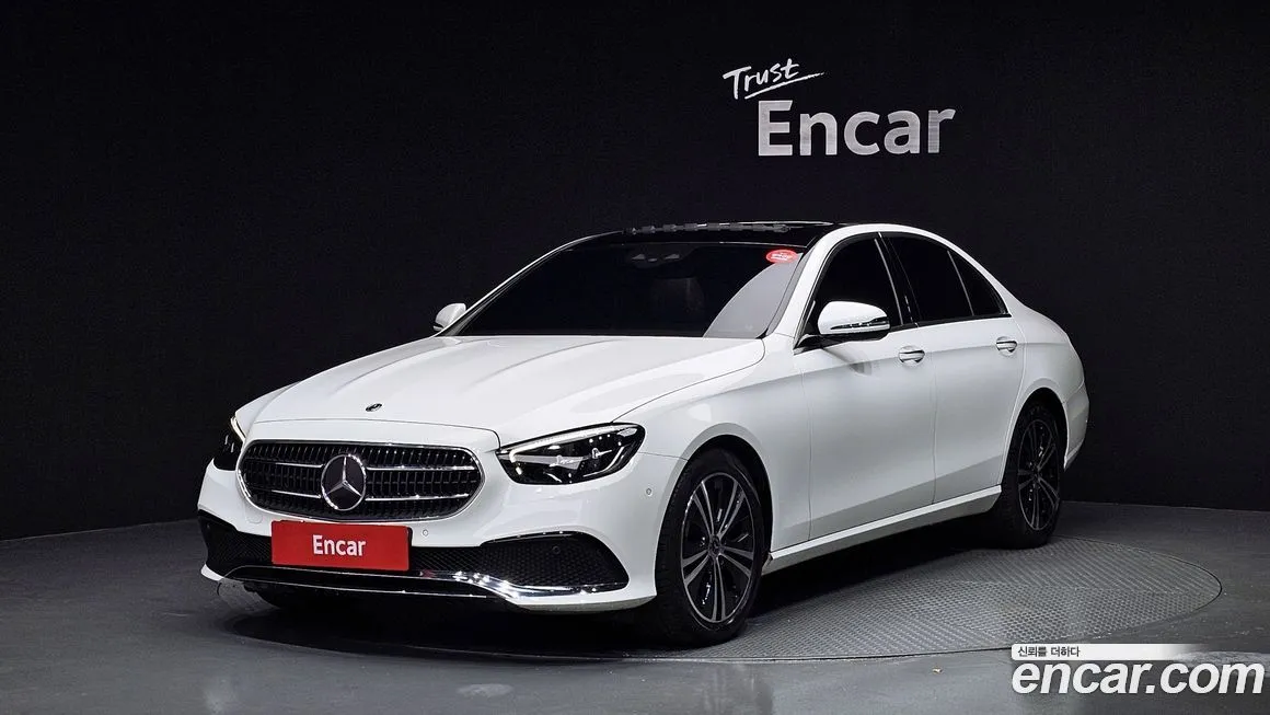 Mercedes-Benz E-Class — фото 1
