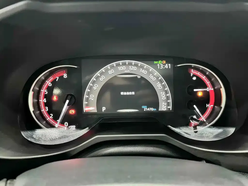 Toyota RAV4 — фото 10