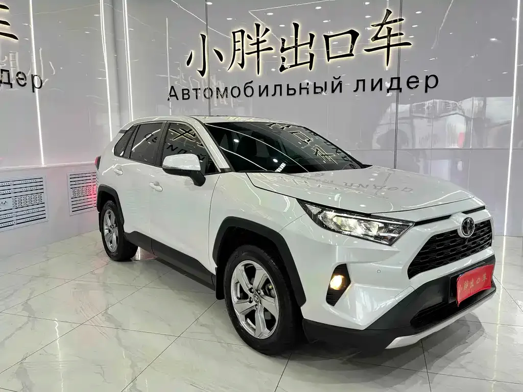 Toyota RAV4 — фото 3