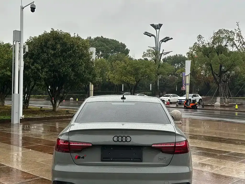 Audi S4 — фото 5
