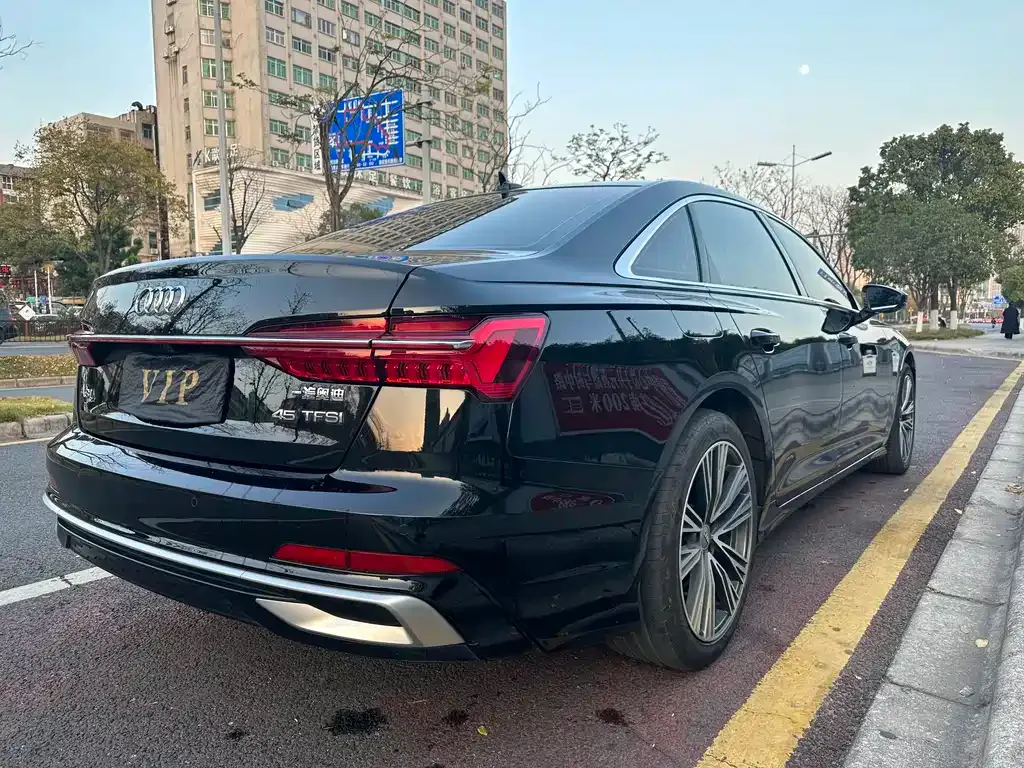 Audi A6L — фото 5