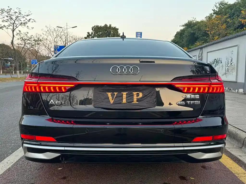 Audi A6L — фото 7