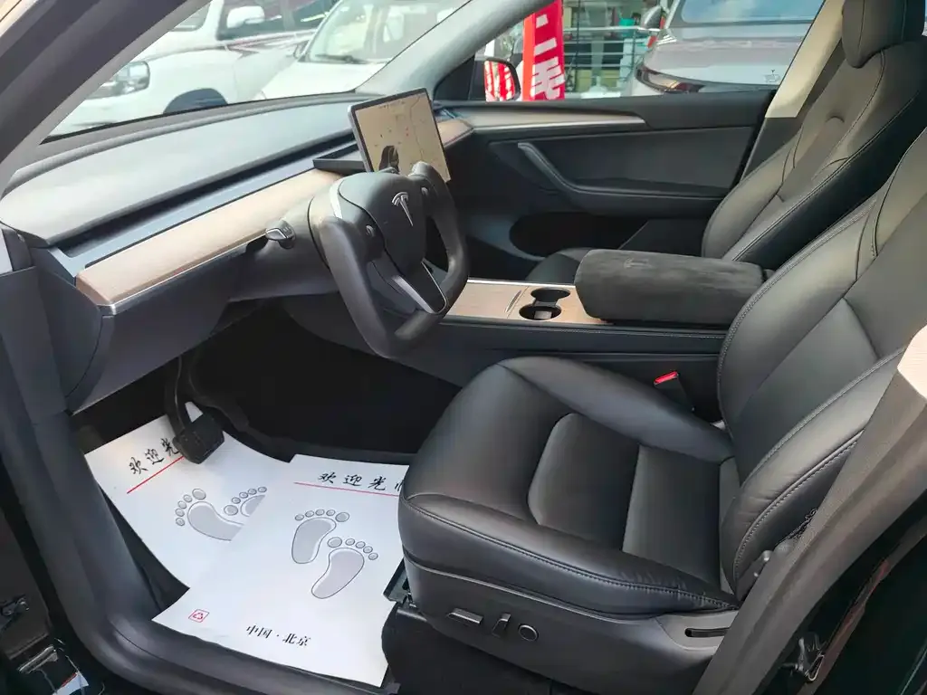 Tesla Model Y — фото 2