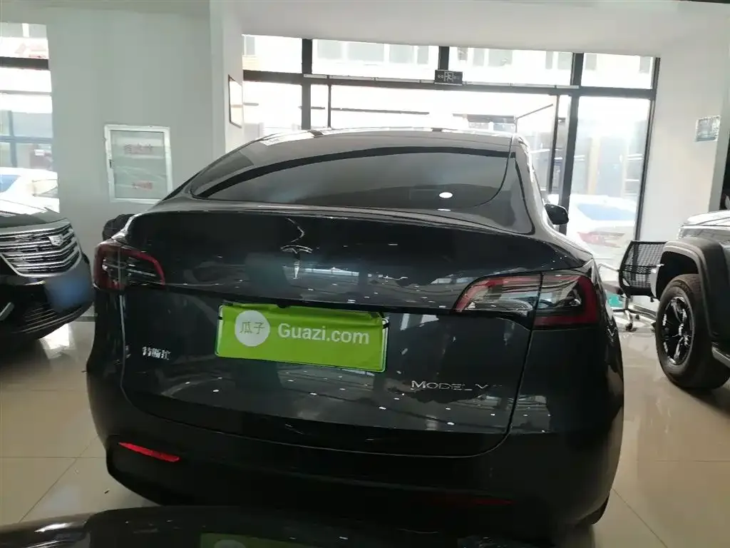 Tesla Model Y — фото 6