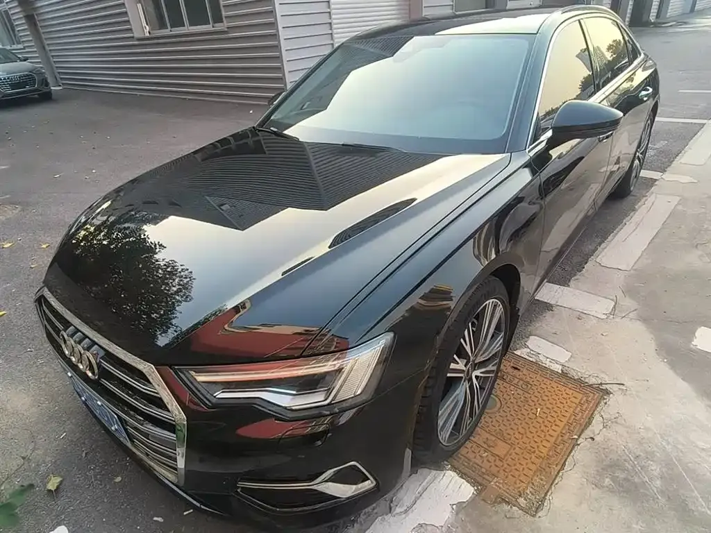 Audi A6L — фото 1