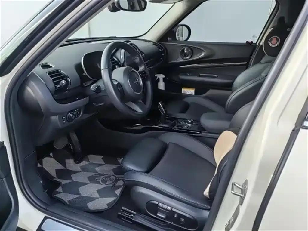 MINI Clubman — фото 6