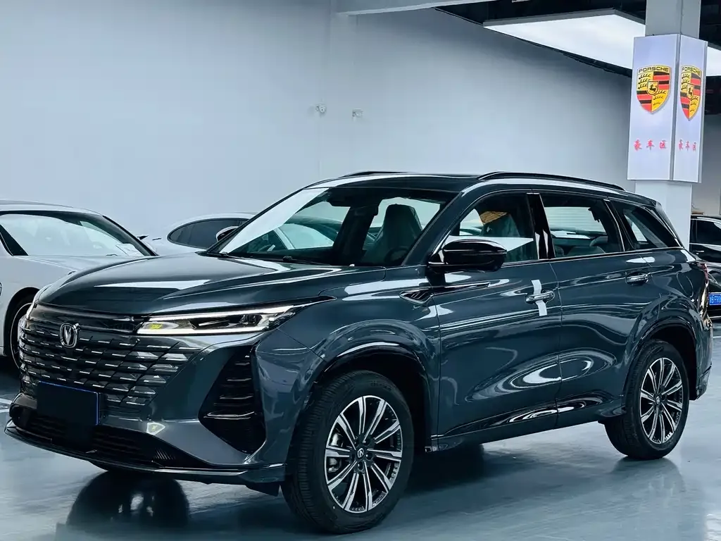 Changan CS75PLUS — фото 1