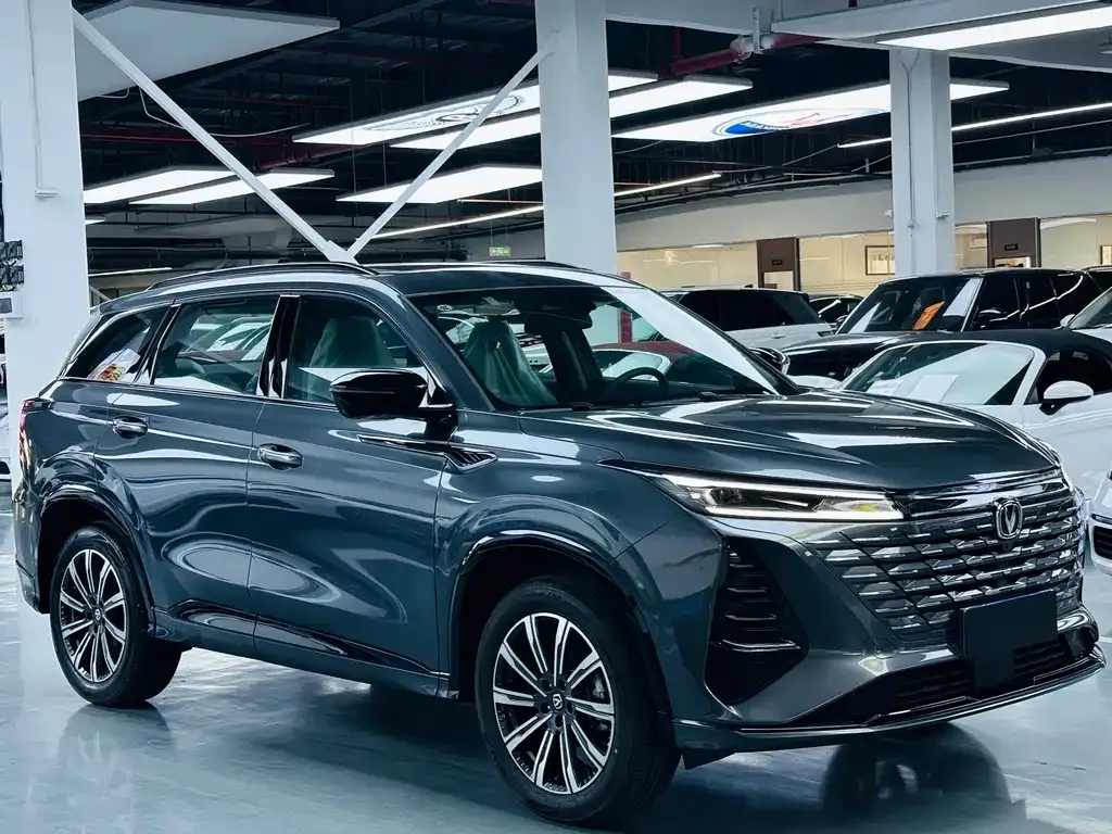 Changan CS75PLUS — фото 3