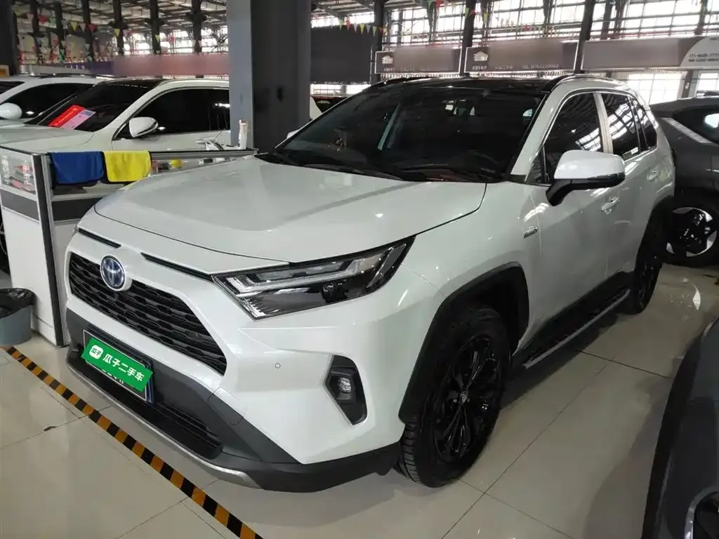 Toyota RAV4 — фото 2