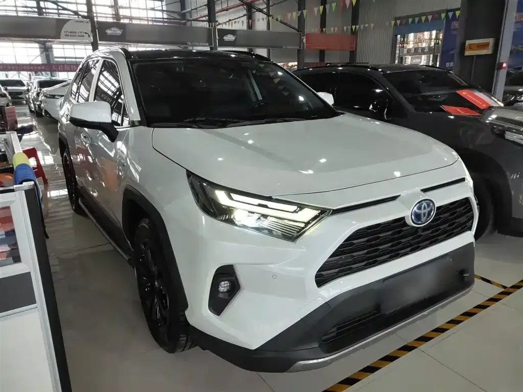 Toyota RAV4 — фото 4