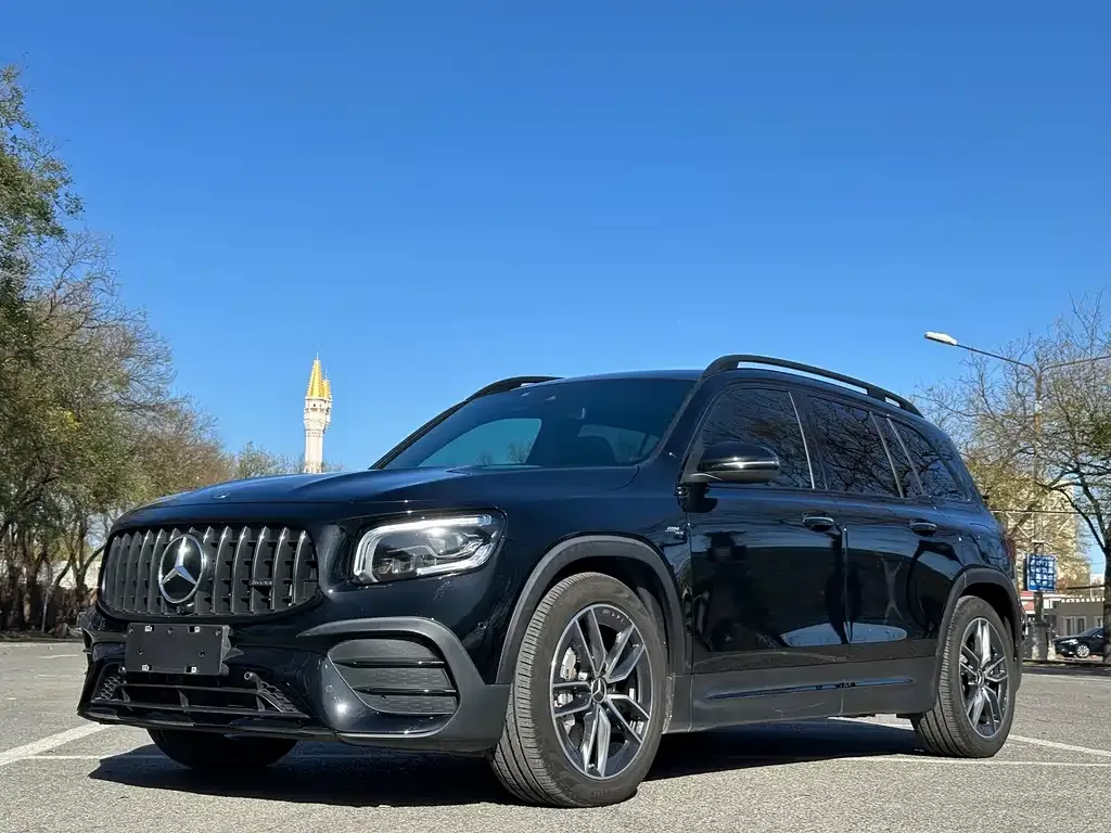 Mercedes-Benz GLB AMG — фото 1