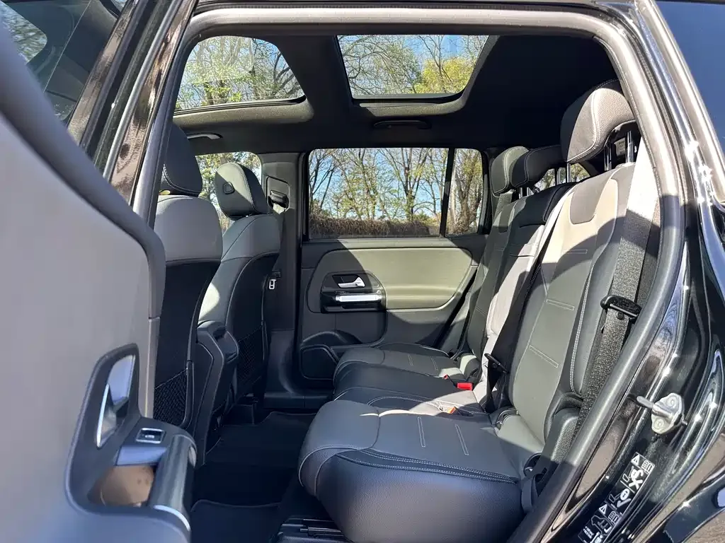 Mercedes-Benz GLB AMG — фото 10