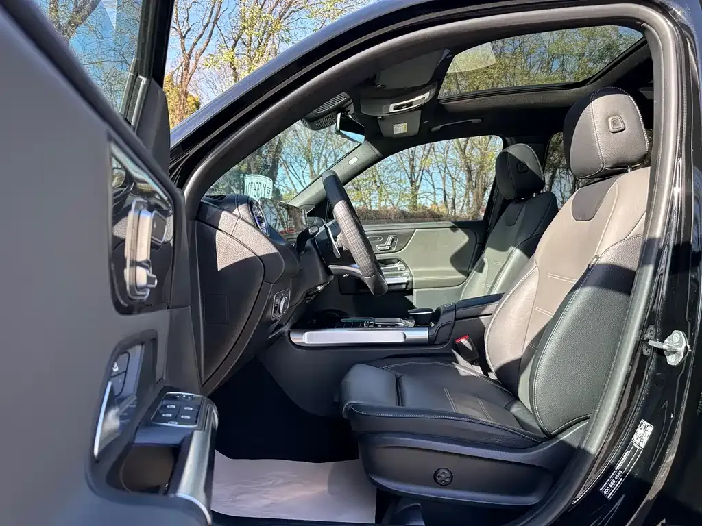 Mercedes-Benz GLB AMG — фото 7