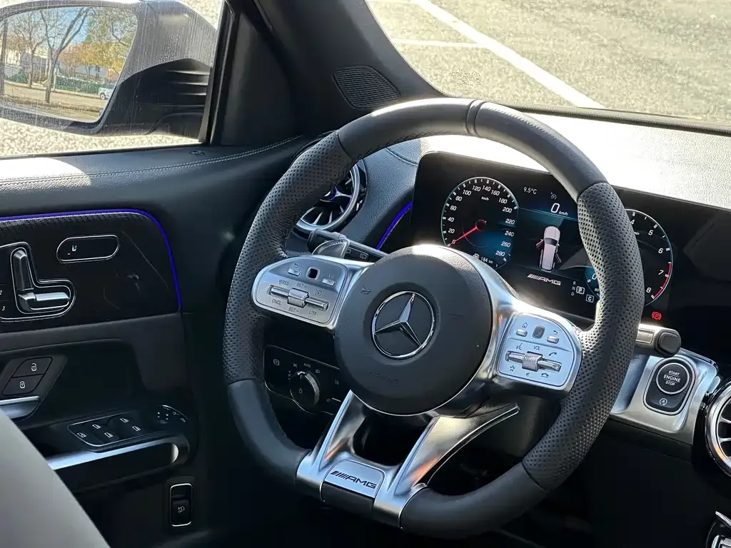 Mercedes-Benz GLB AMG — фото 8