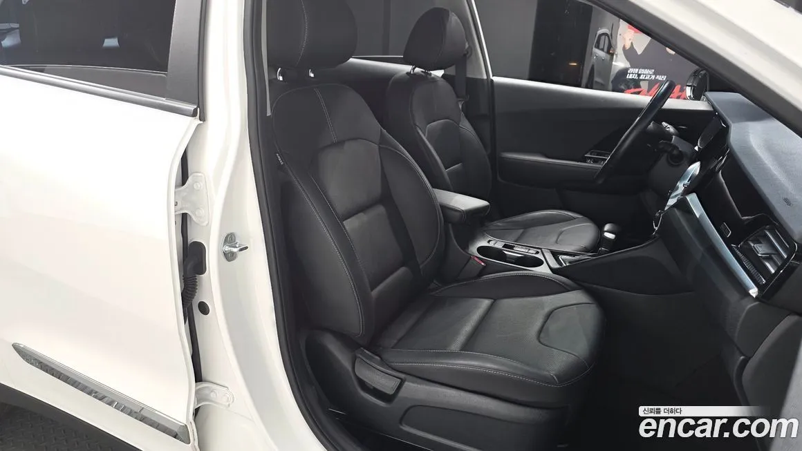Kia Niro — фото 10