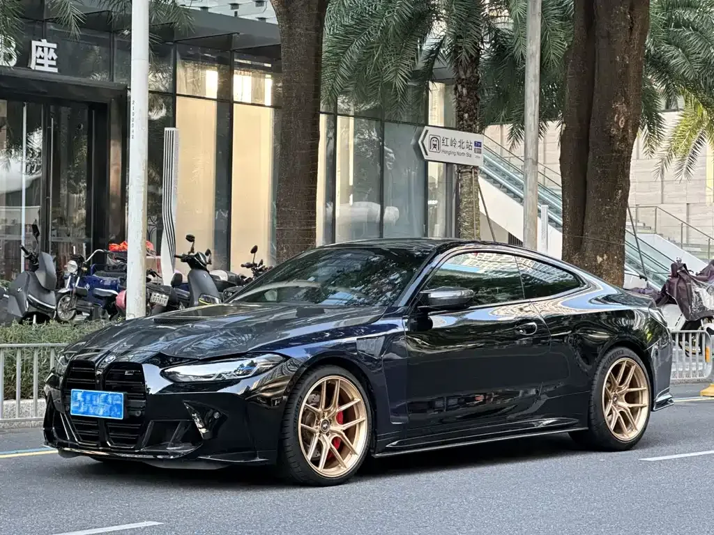 BMW M4 — фото 1