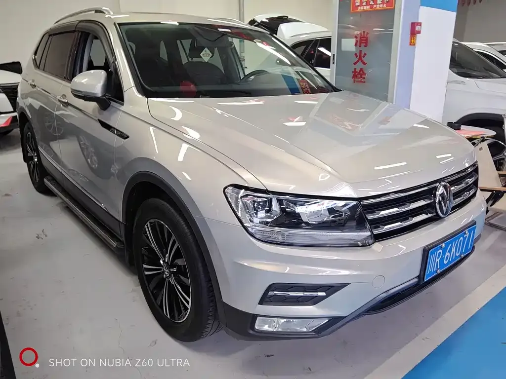 Volkswagen Tiguan L — фото 2