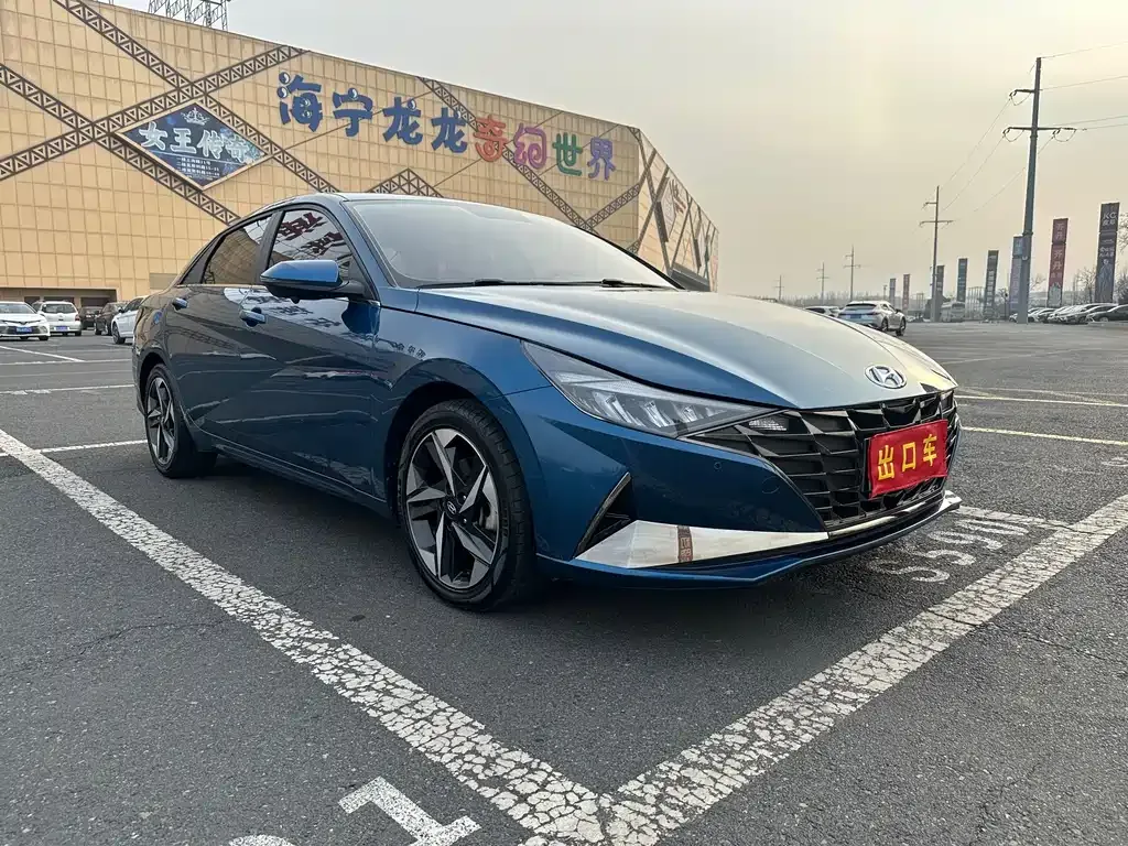 Hyundai Elantra — фото 3