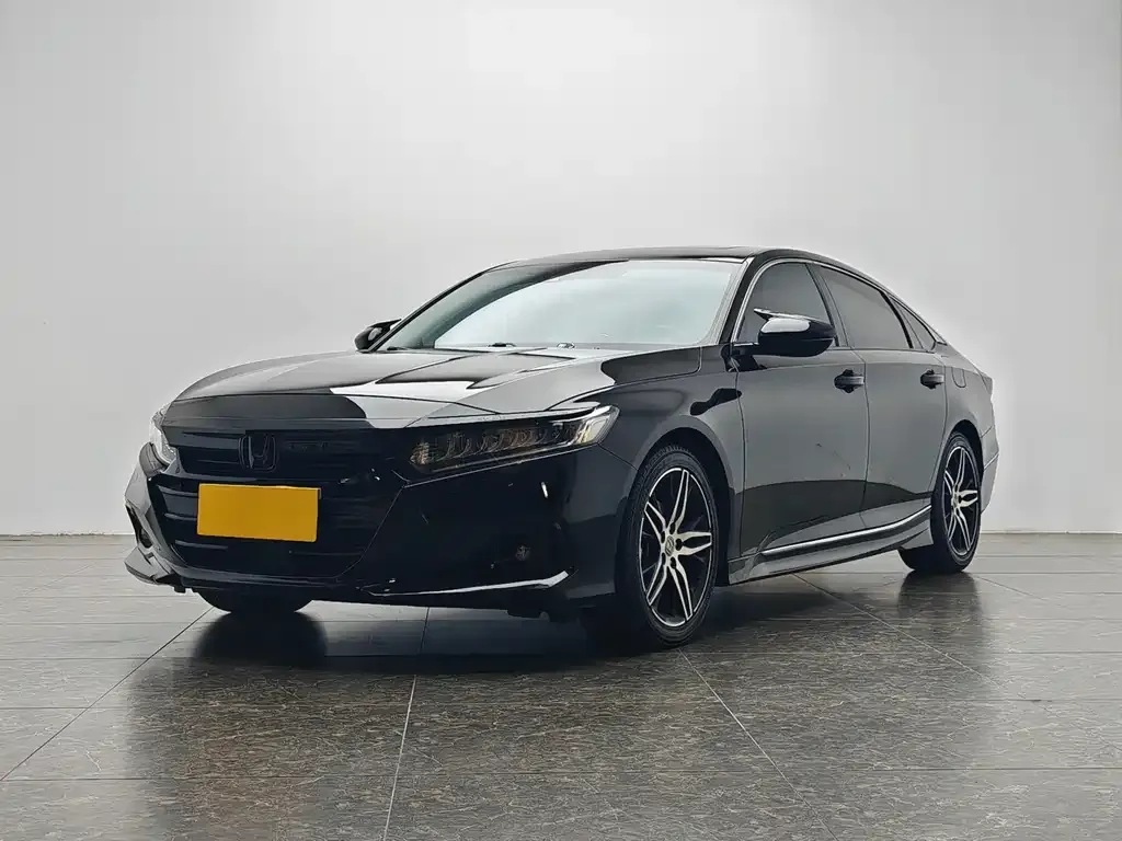 Honda Accord — фото 1