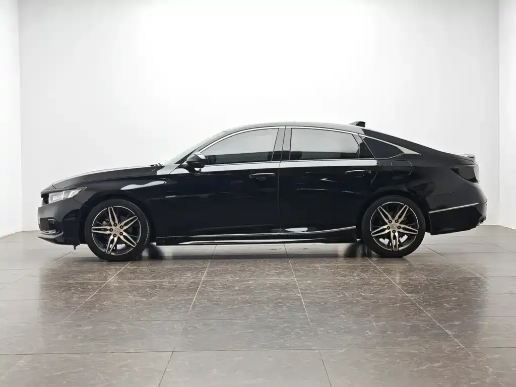 Honda Accord — фото 10