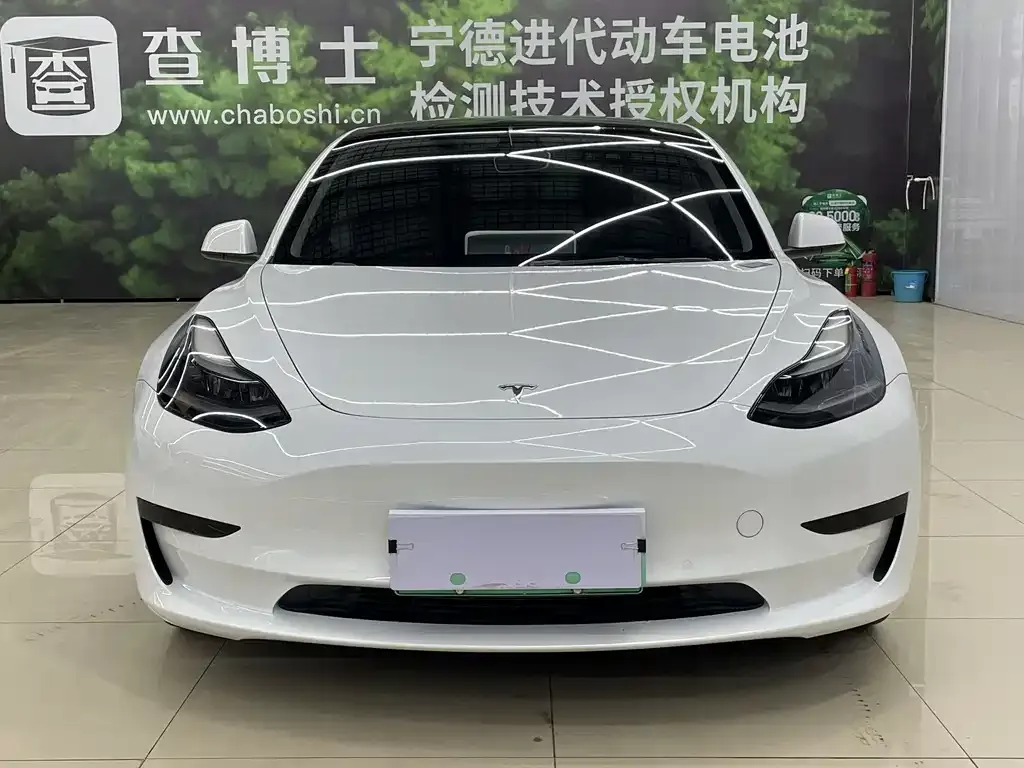 Tesla Model 3 — фото 3