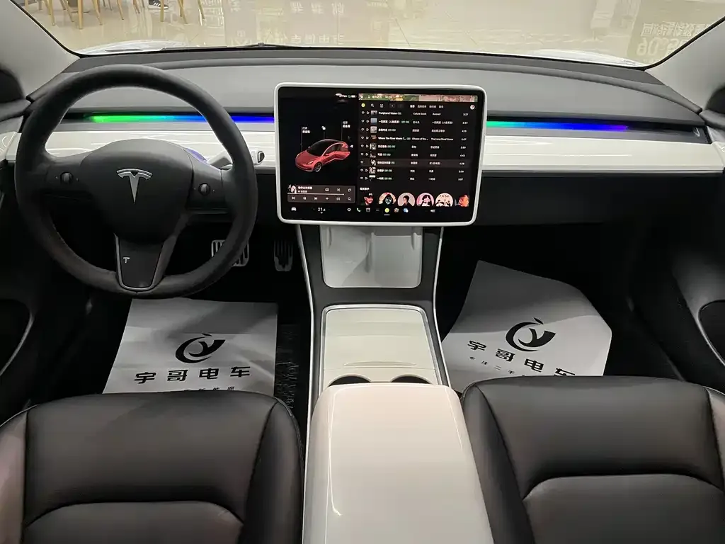 Tesla Model 3 — фото 7