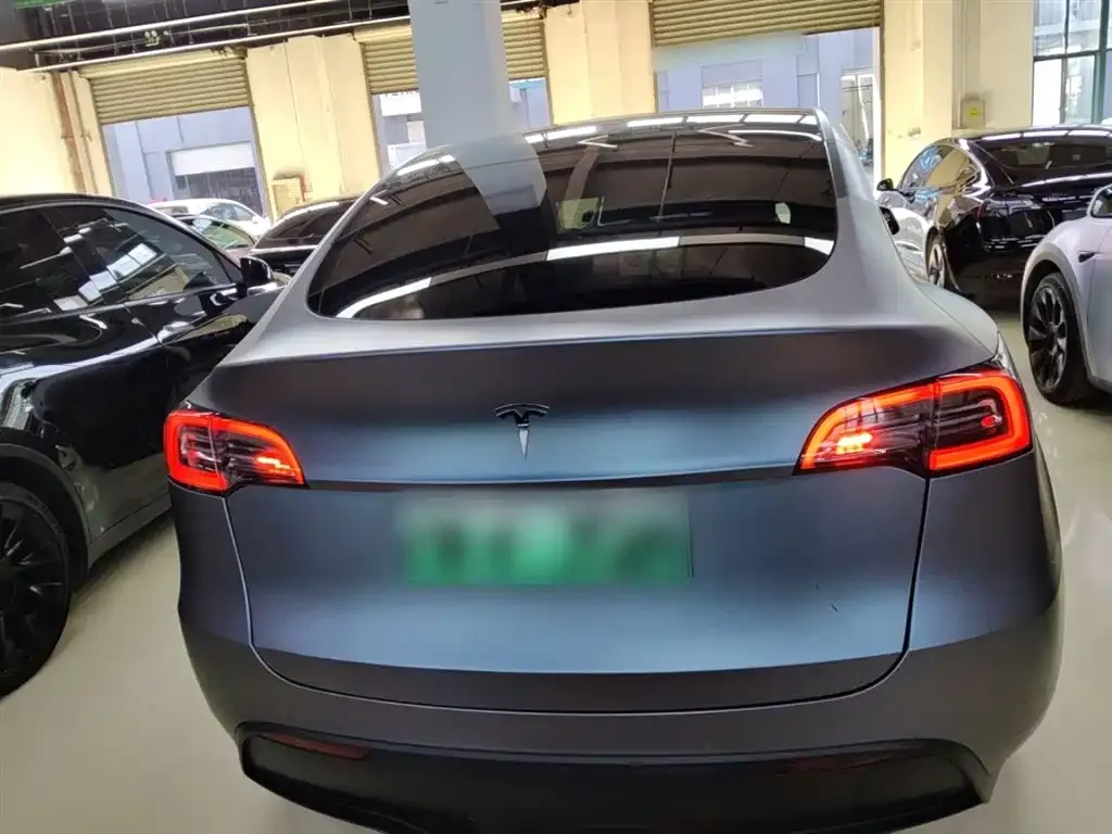 Tesla Model Y — фото 6