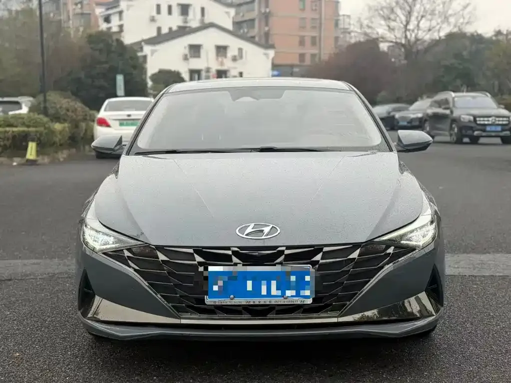 Hyundai Elantra — фото 3