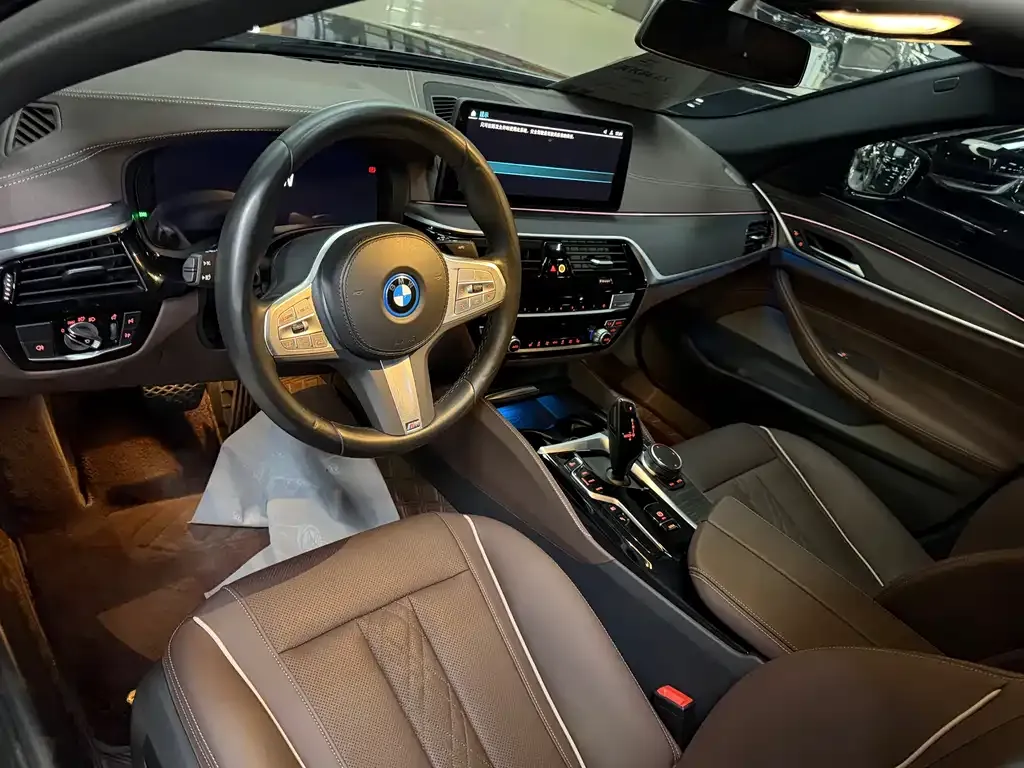 BMW 5 Series New Energy — фото 4