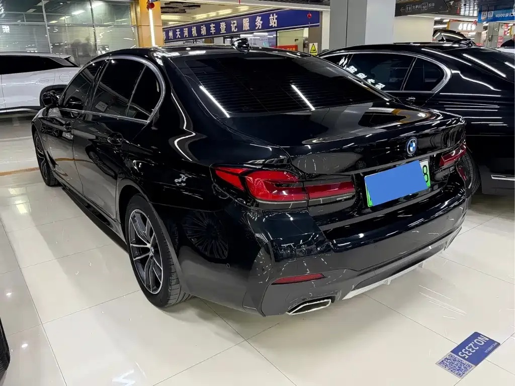 BMW 5 Series New Energy — фото 8