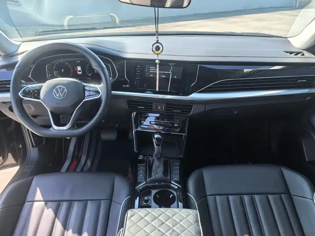 Volkswagen Passat — фото 6