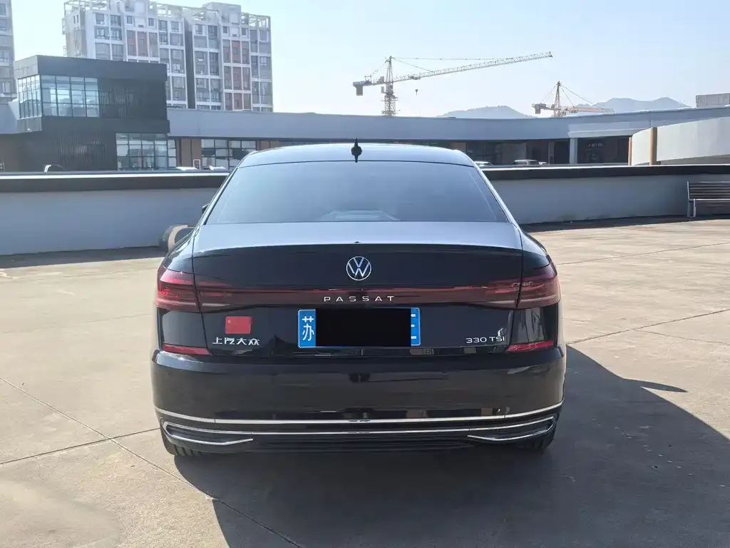 Volkswagen Passat — фото 7