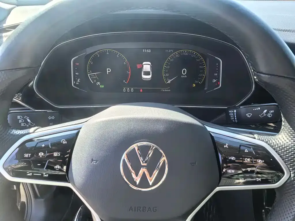 Volkswagen Passat — фото 9