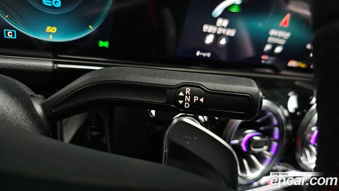 Mercedes-Benz EQA — фото 10