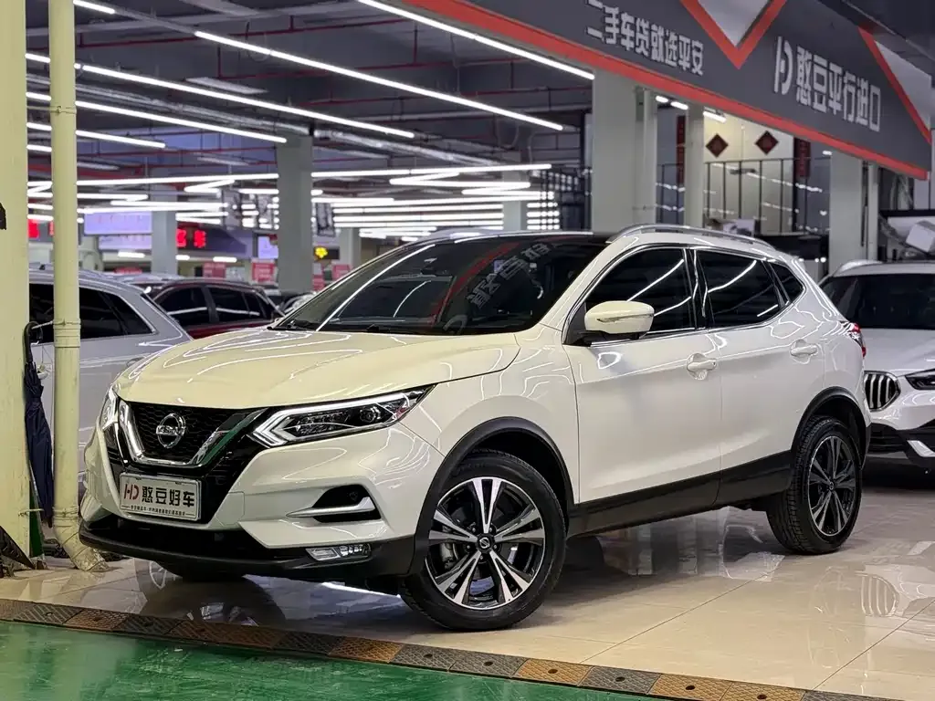 Nissan Qashqai — фото 1