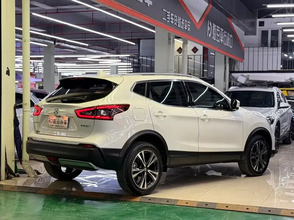 Nissan Qashqai — фото 2