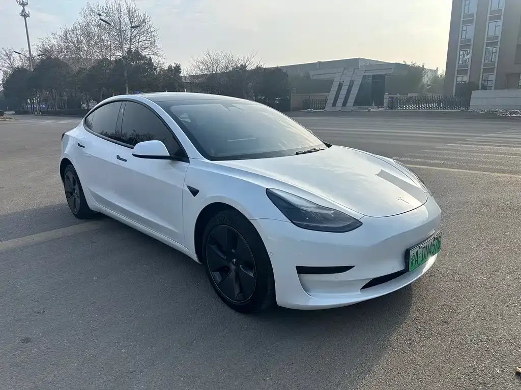 Tesla Model 3 — фото 7