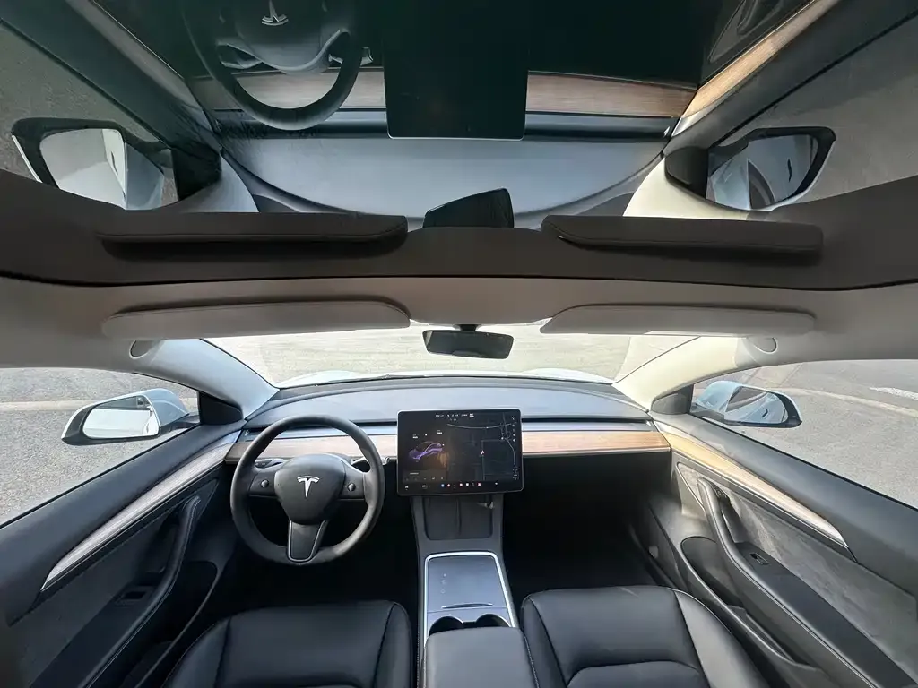 Tesla Model 3 — фото 3