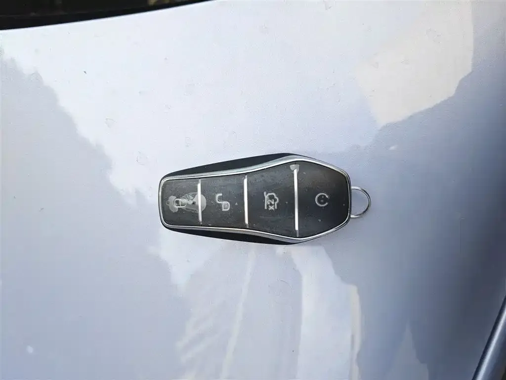BYD Seal — фото 3