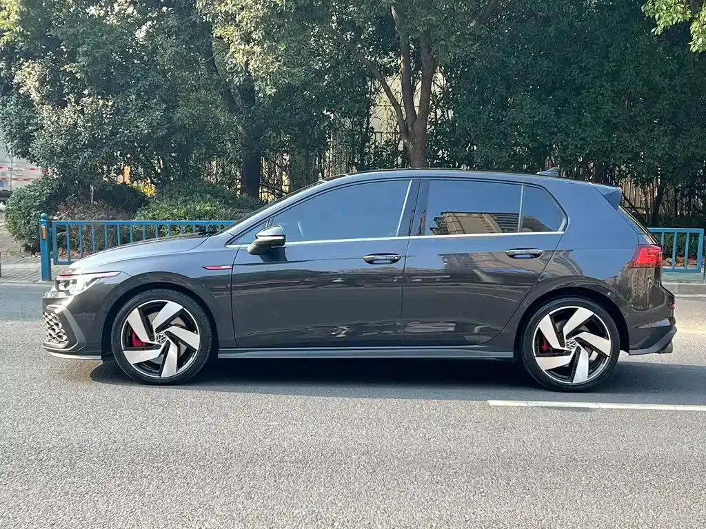 Volkswagen Golf GTI — фото 9