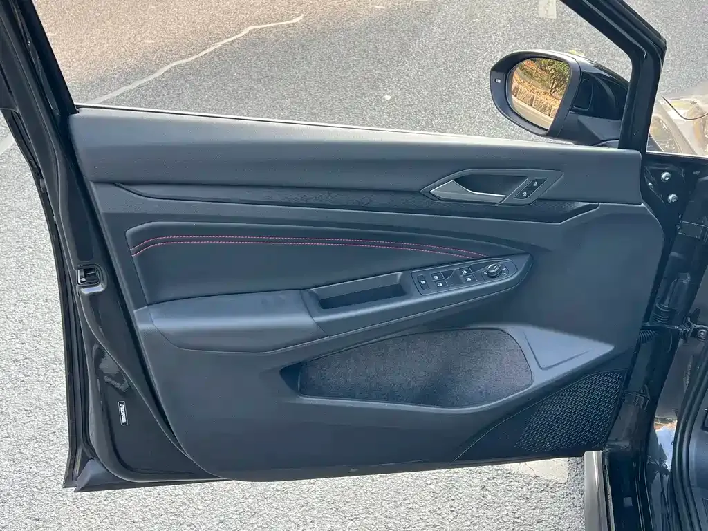 Volkswagen Golf GTI — фото 2