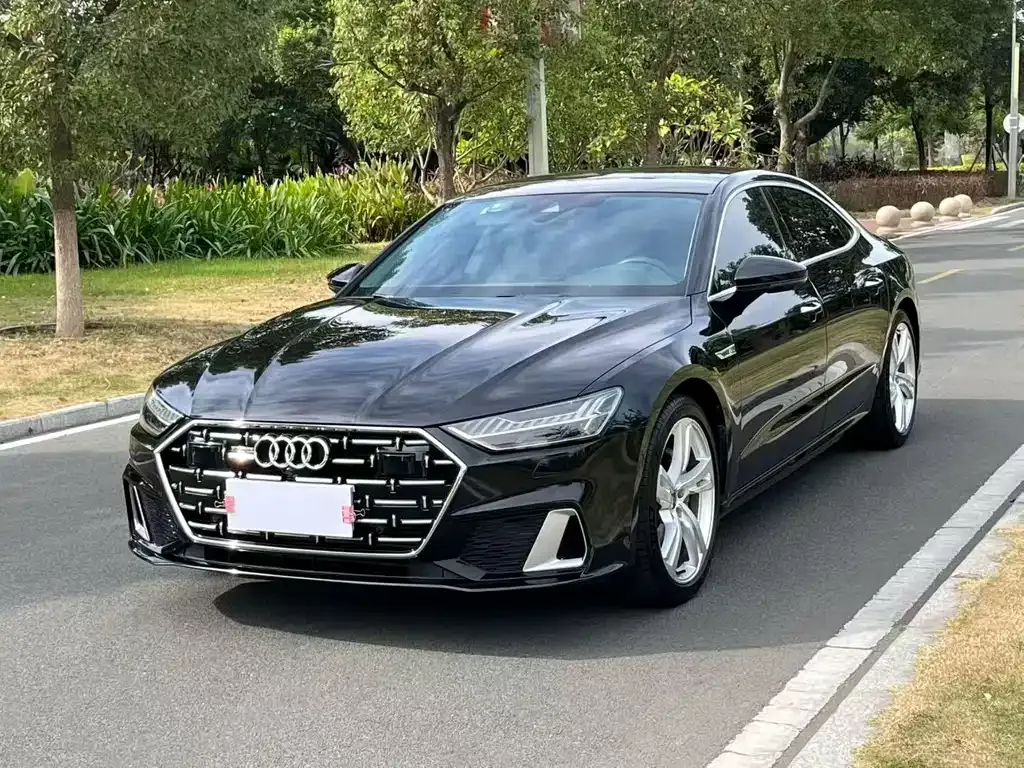 Audi A7L — фото 1