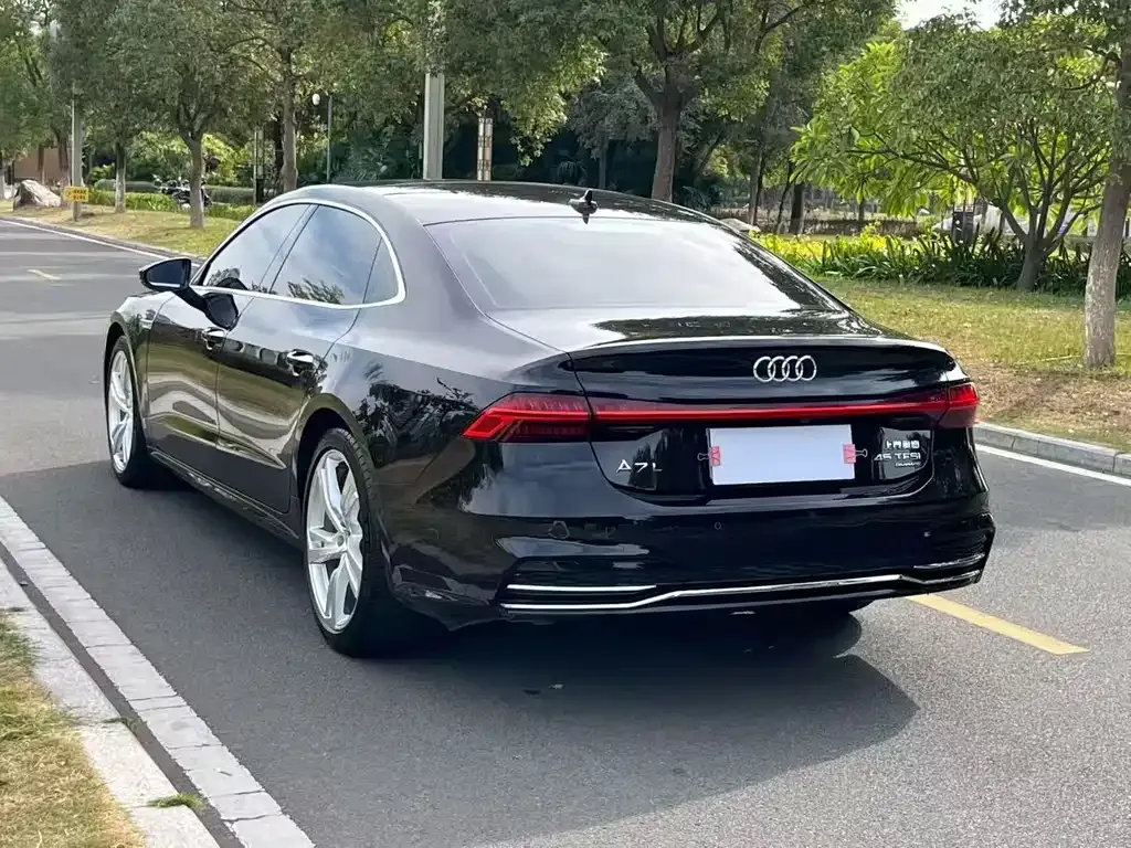 Audi A7L — фото 5