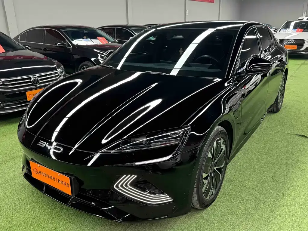 BYD Seal — фото 1