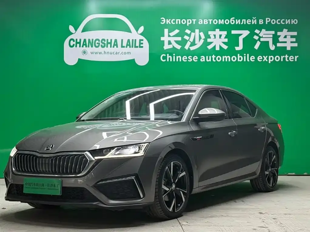 Skoda Octavia — фото 1