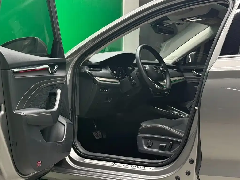 Skoda Octavia — фото 10
