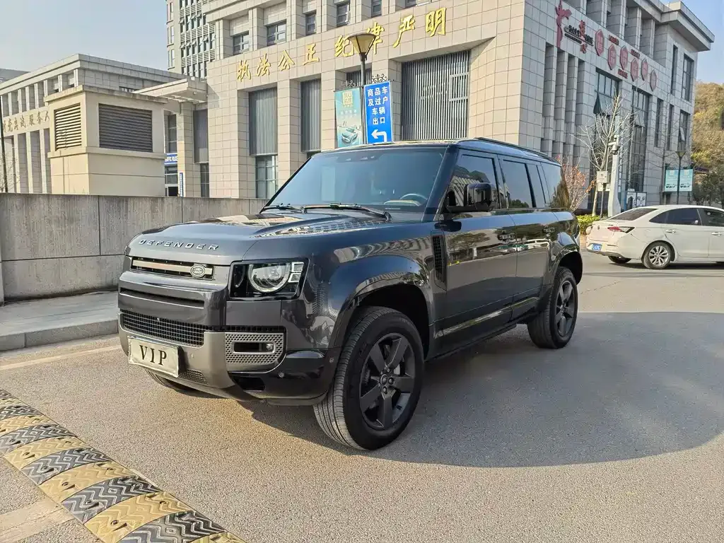 Land Rover Defender — фото 1