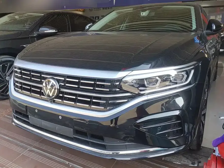 Volkswagen Passat — фото 1
