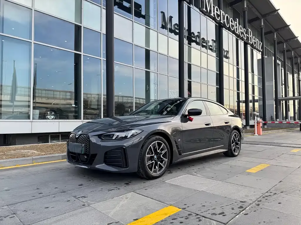 BMW i4 — фото 1