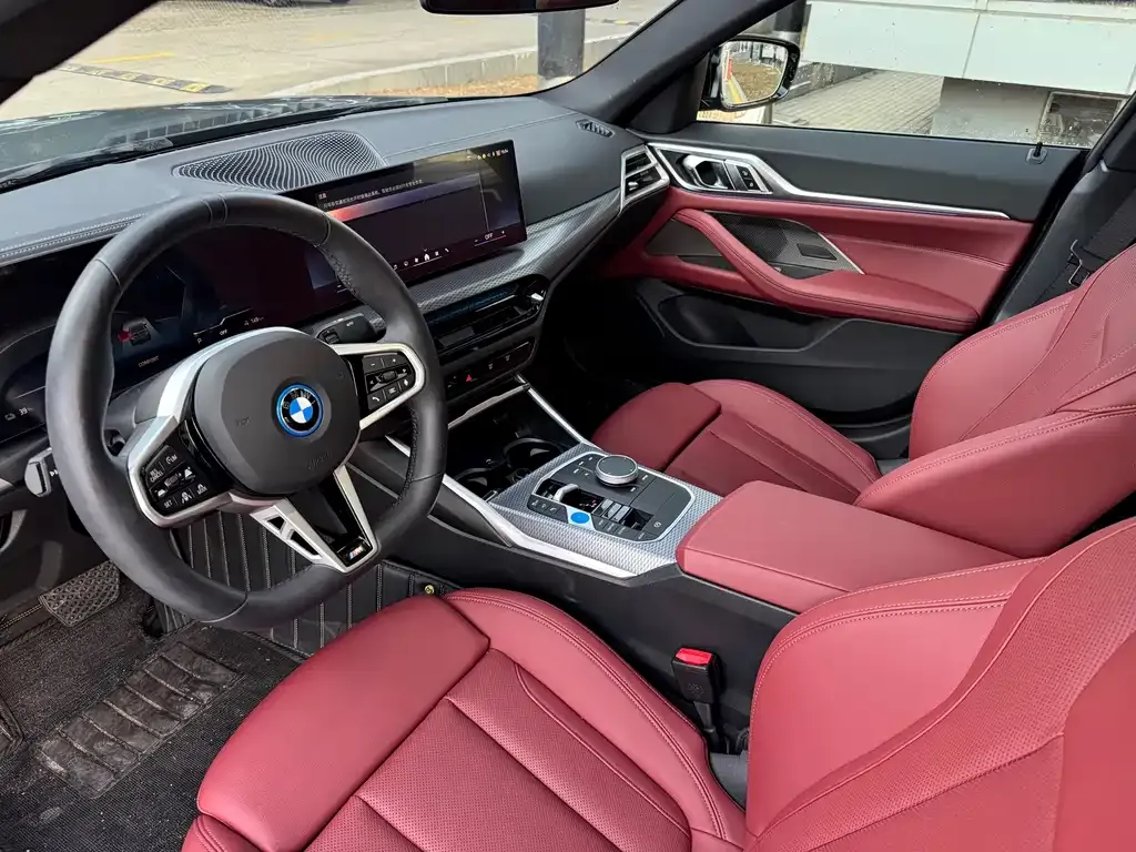 BMW i4 — фото 7